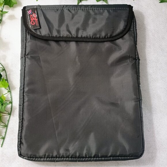 VGUC: Solo Laptop, Black Check Fast Padded Laptop Sleeve Case - Picture 1 of 4